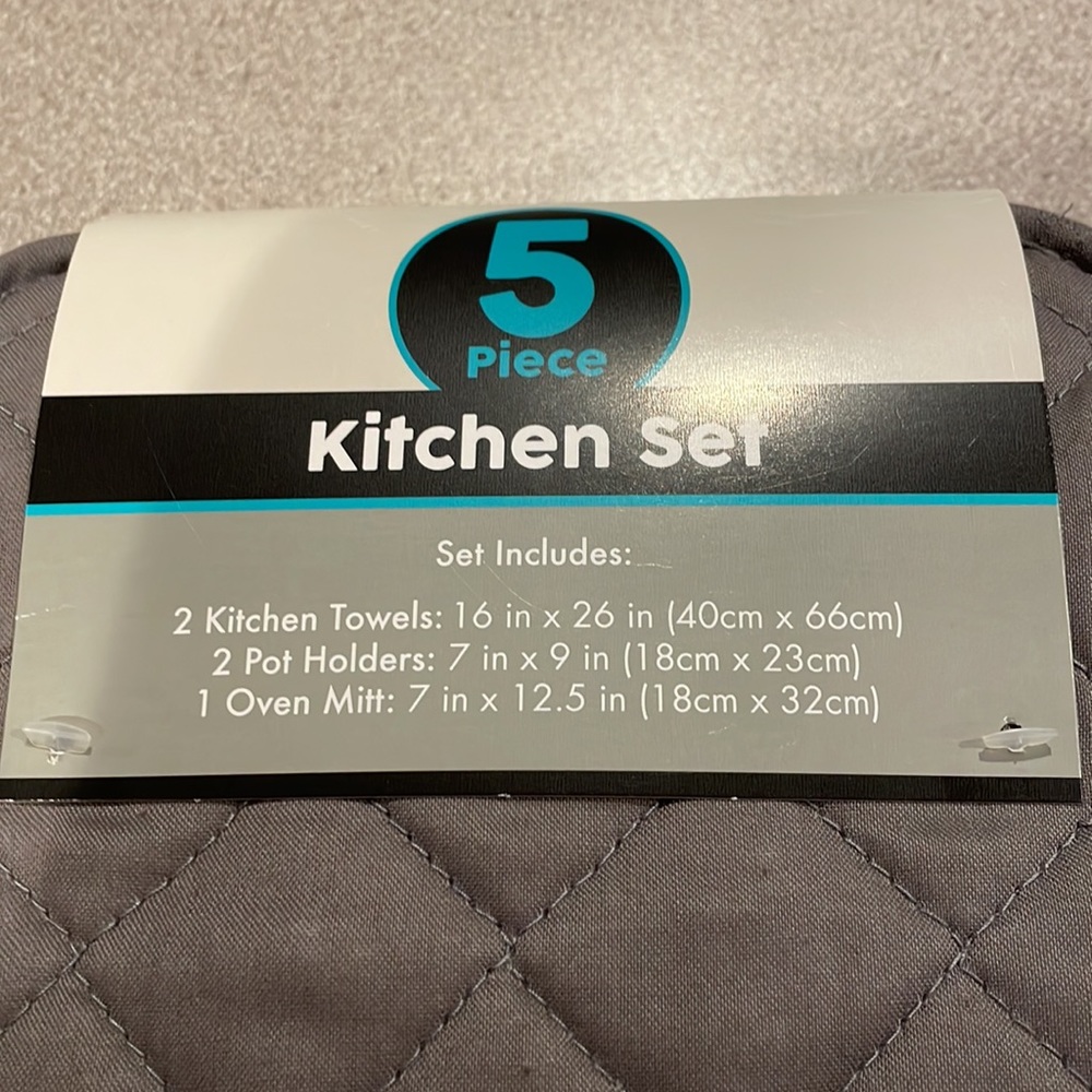 Kitchen Set ( 5 piece) - Picture 2 of 6